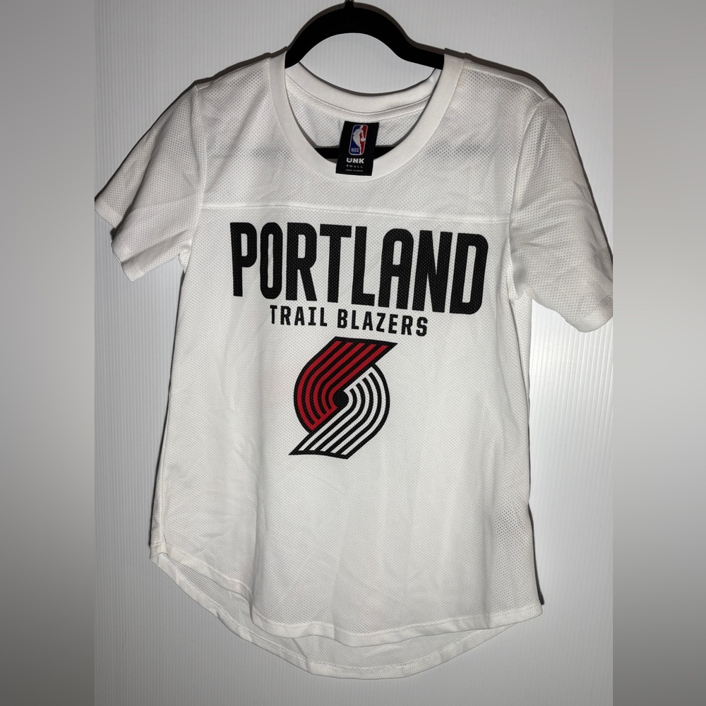 ๐ Portland Trail Blazers Womenโs White T-Shirt ๐